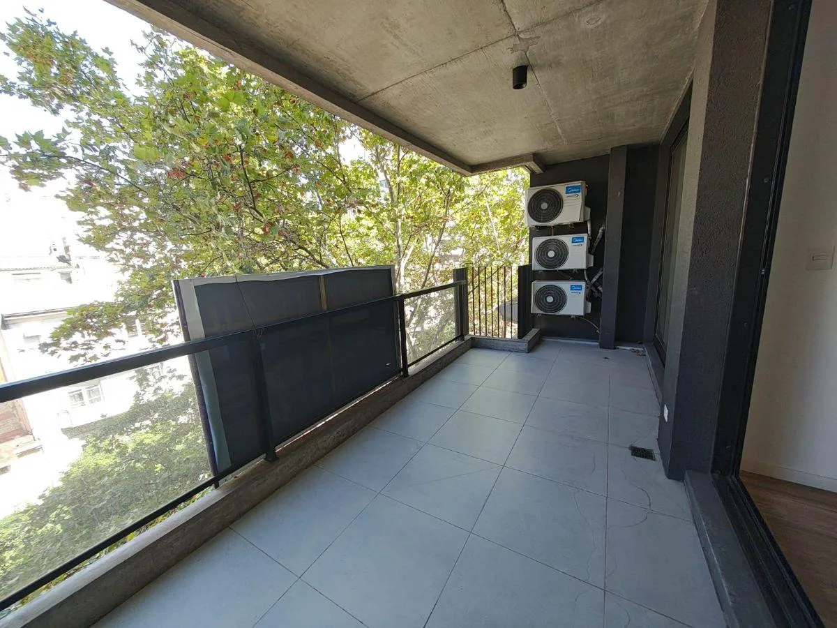 Four-room apartment with covered parking in Buenos Aires