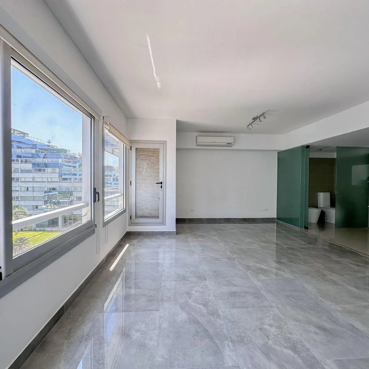 Unfurnished studio apartment in Puerto Madero