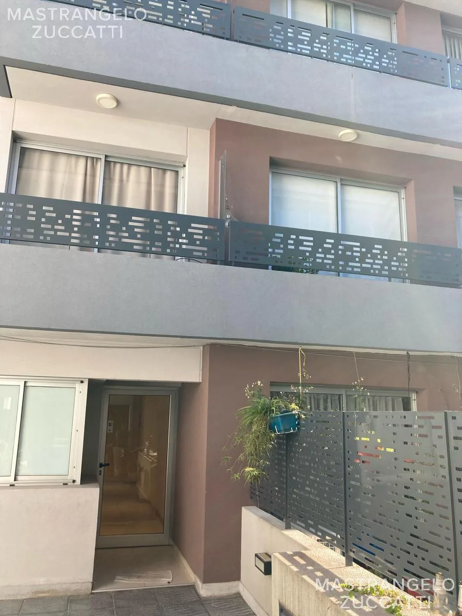 One-and-a-half-room apartment with parking in Lomas de Zamora