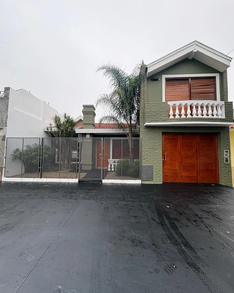 Three- and four-bedroom house in Banfield