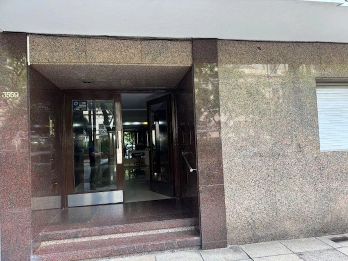 Apartamento de três dormitórios em Palermo Chico