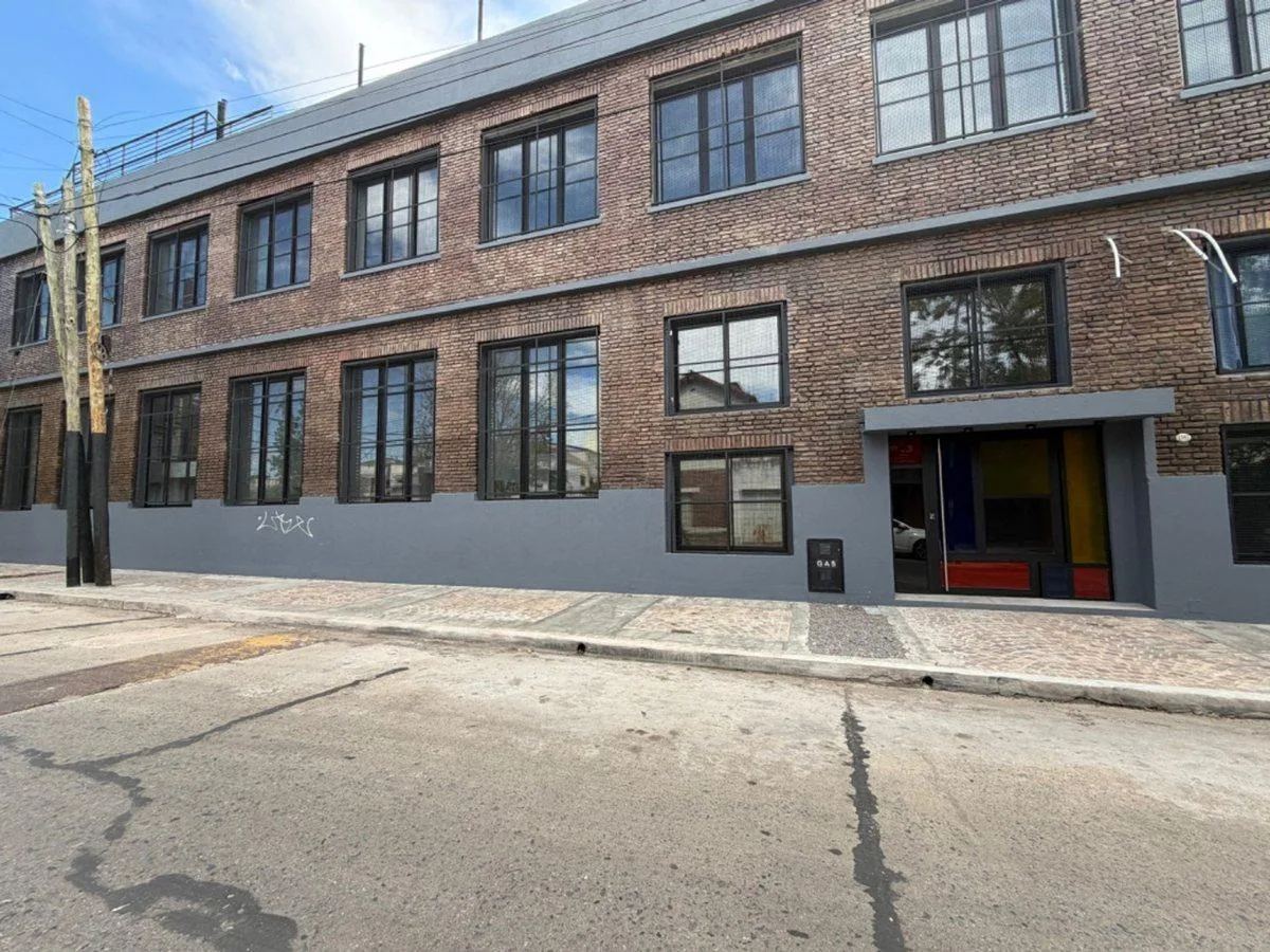 Квартира-студия с антресолью в Lanús