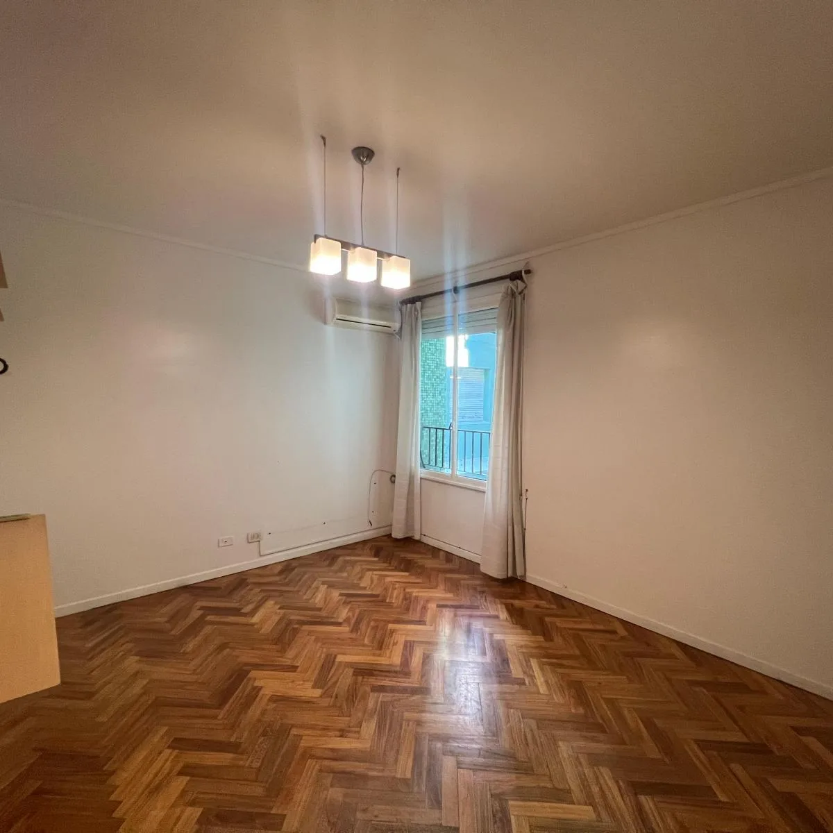Two-bedroom apartment in Recoleta