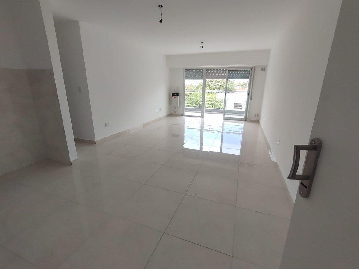 Brand-new street-facing studio apartment in Morón