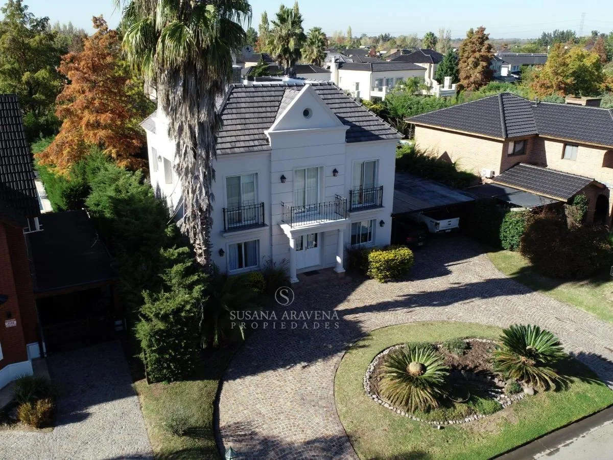 Casa com 3 quartos em Escobar