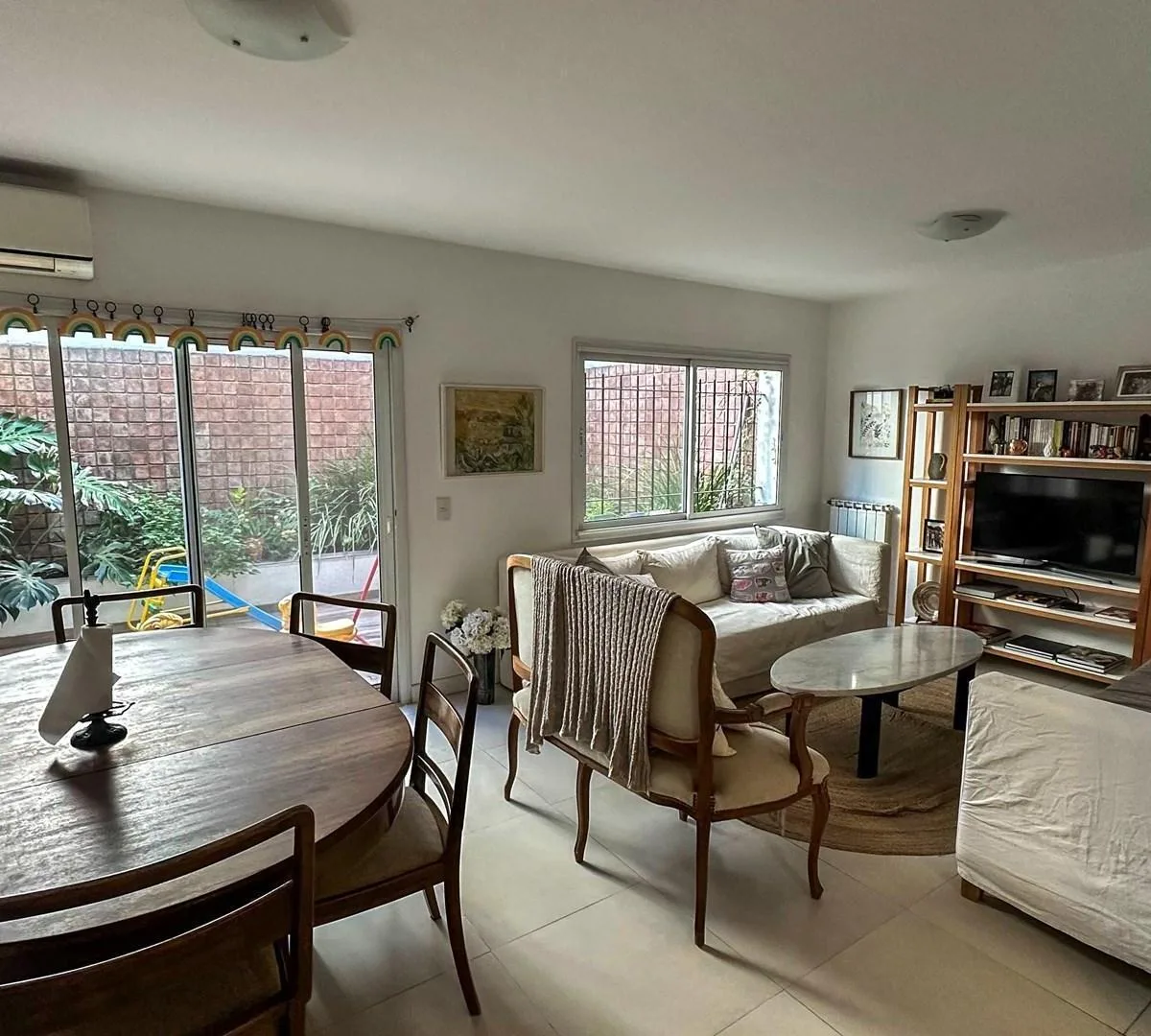 Casa com 5 dormitórios em Núñez