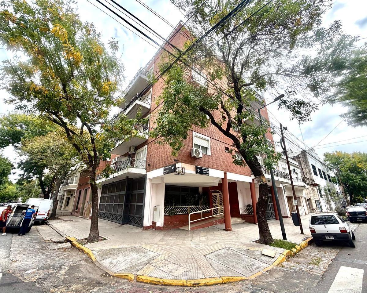 Two-bedroom three-room apartment with balcony in Barracas