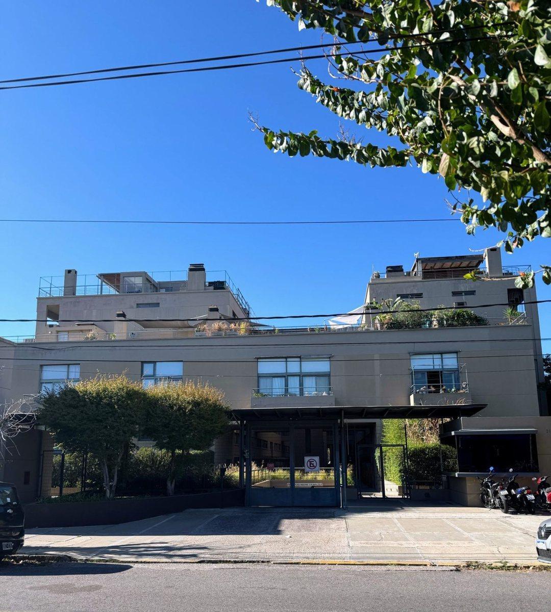 Loft de 2 ambientes com pátio e vaga fixa em Florida