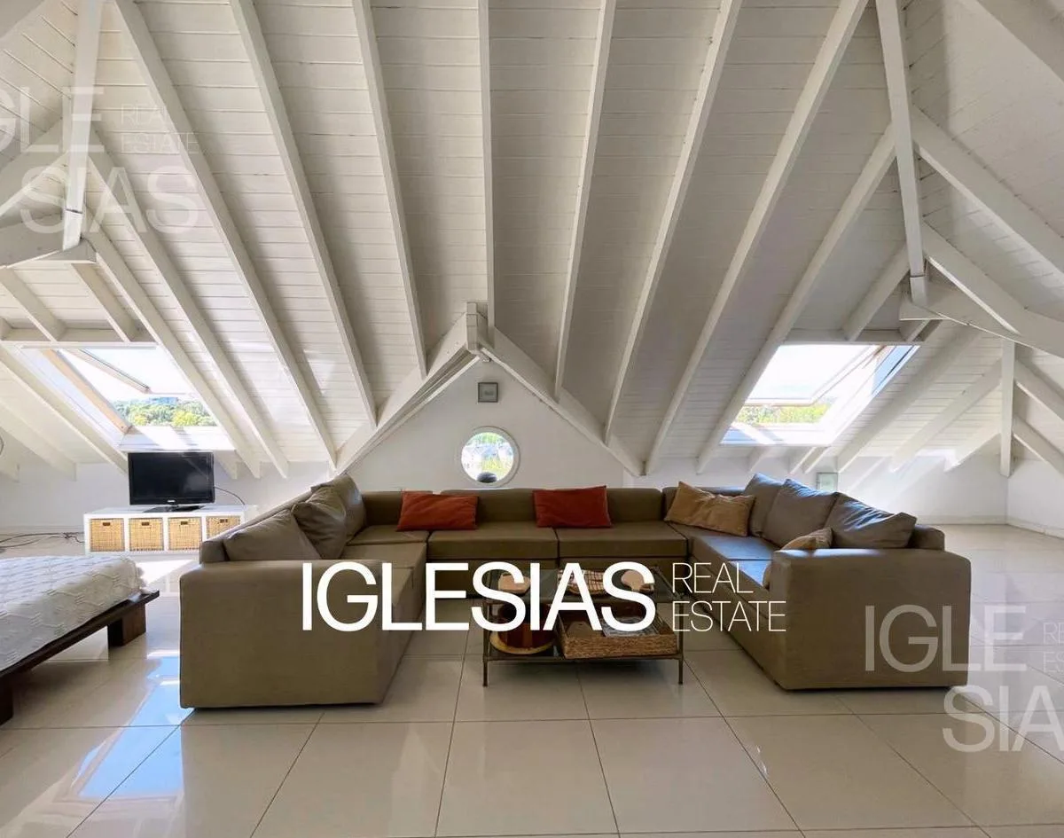 Duplex apartment with river views in Tigre