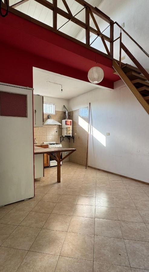 PH en planta alta de 2 ambientes en Munro