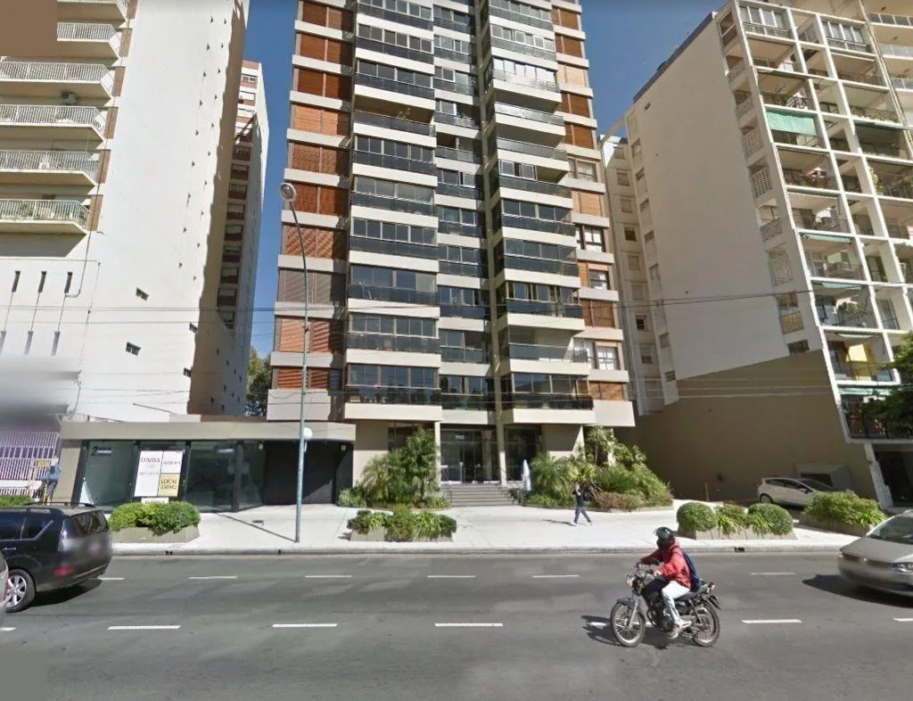 Квартира с 3 спальнями в Vicente López, полуквартальная на 4-м этаже