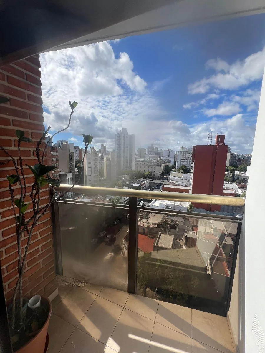 Departamento amoblado de 1 dormitorio con balcón en La Plata