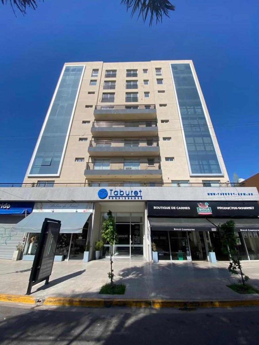 Apartamento de 1 dormitório no 6º andar em Ituzaingó Norte