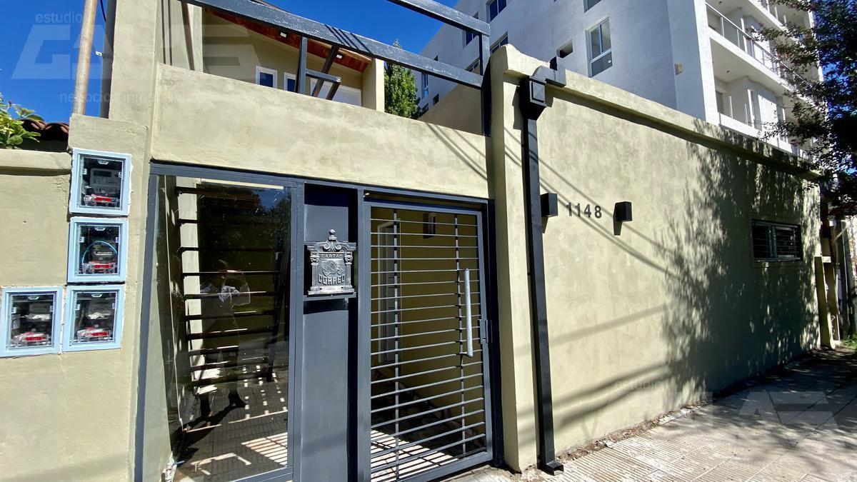 Apartamento de 2 ambientes com 1 quarto, varanda e 1º andar em Ituzaingó Centro