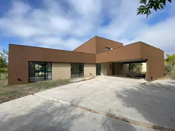 Casa 4 Amb C/ 2 Cocheras y Pileta - Ideal Inversor - Terravista
