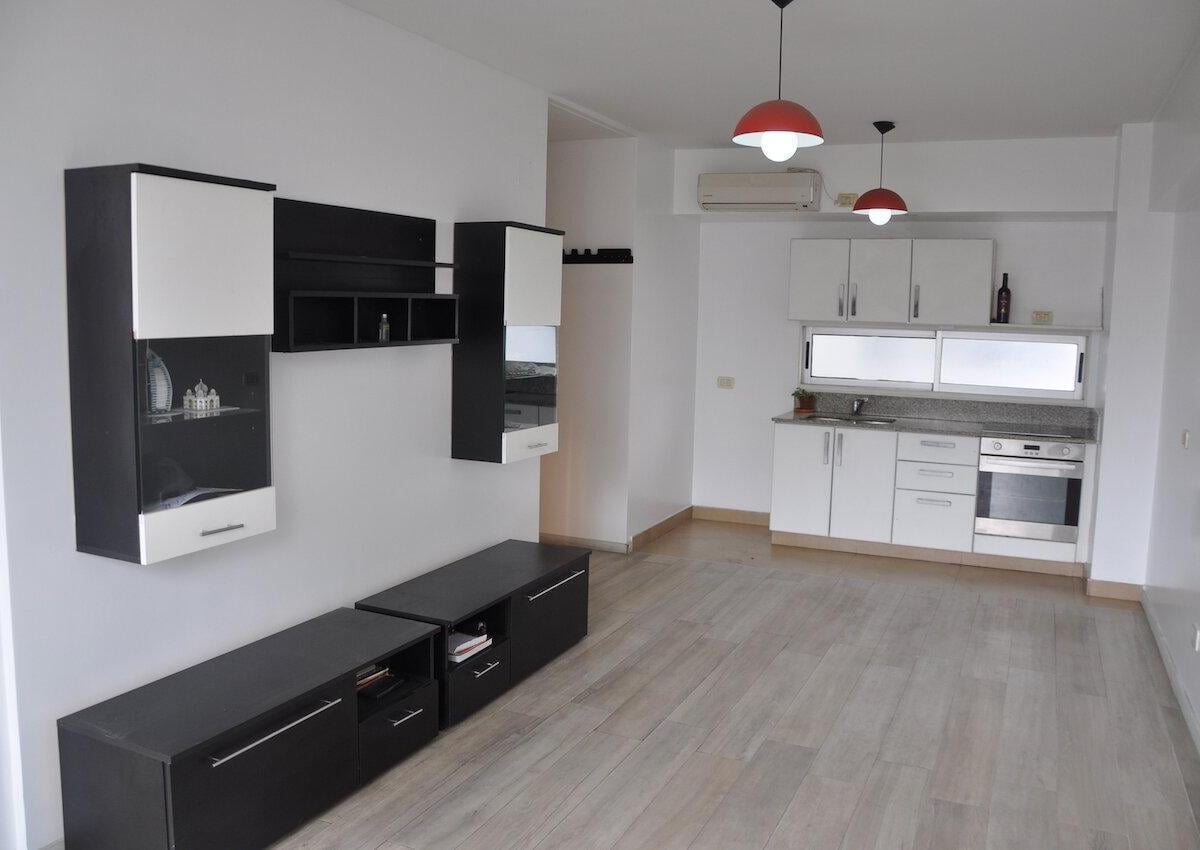 Departamento de 2 ambientes con balcón en Colegiales