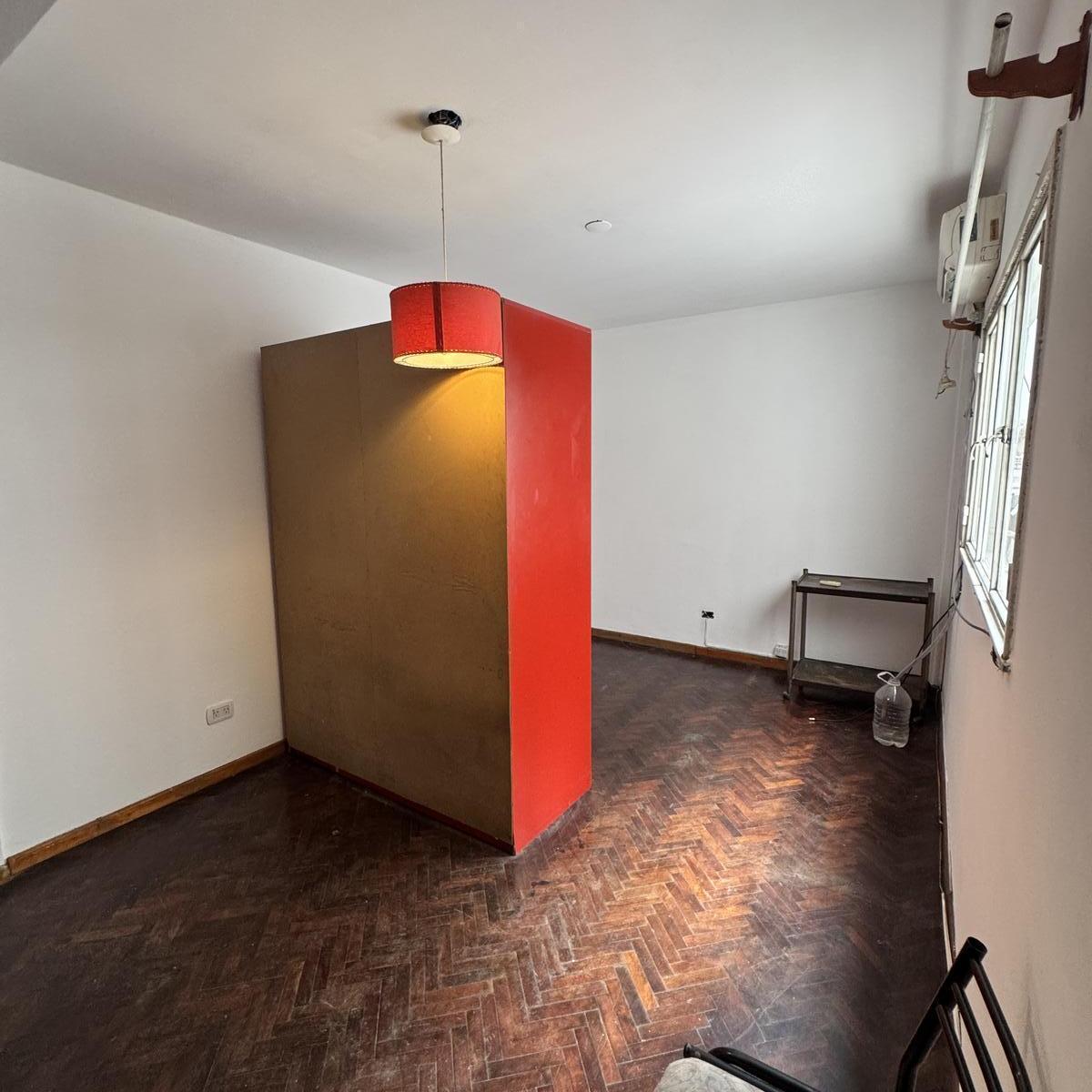 Квартира-студия на втором этаже без лифта в Balvanera