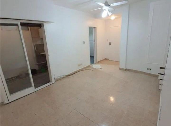 Two-room apartment in Almagro with patio