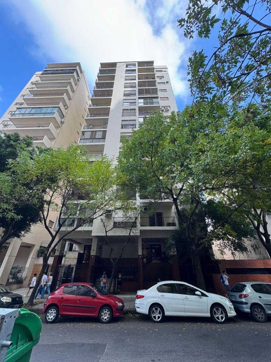 Departamento de 3 ambientes al frente en Barracas