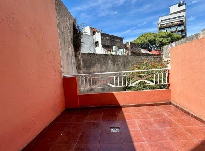 Departamento de 2 ambientes con terraza y cochera en Villa Ortúzar