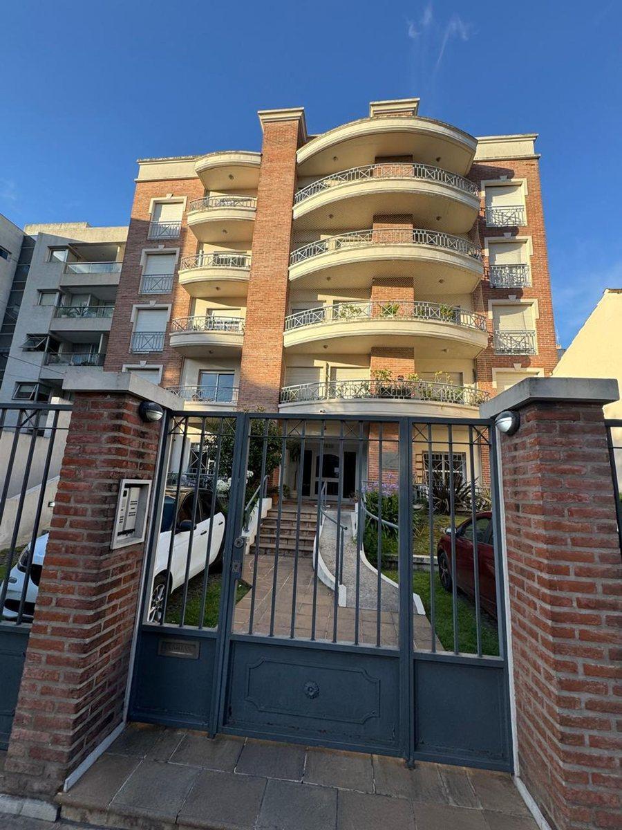 Departamento de 2 ambientes a estrenar con balcón en Castelar Norte