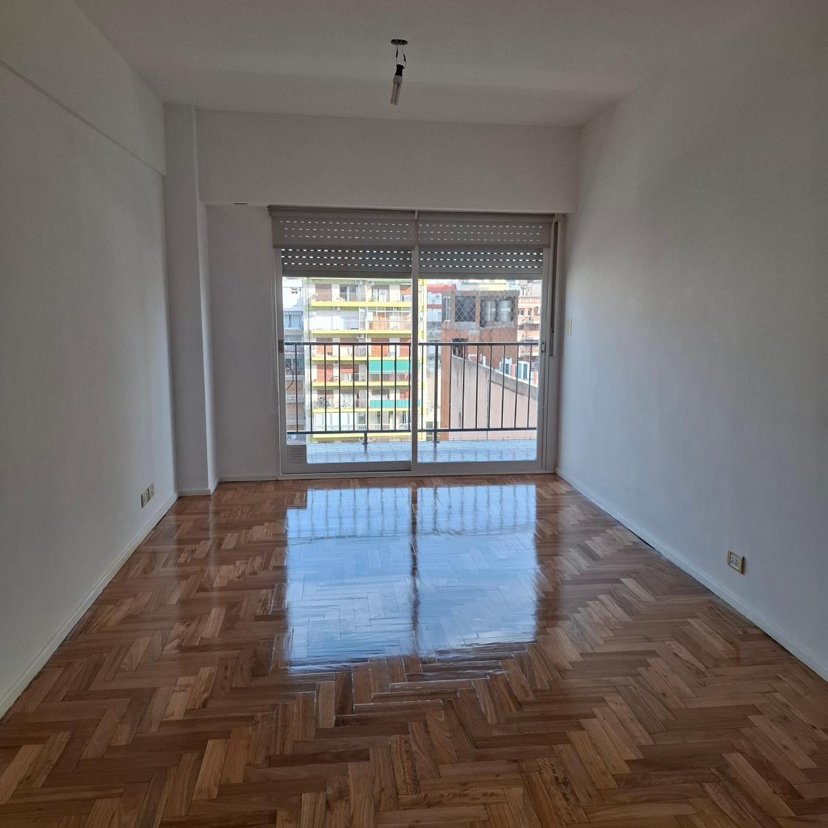 Three-room apartment with 2 bedrooms in Villa Urquiza