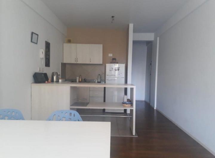 Monoambiente con balcón en Monte Castro