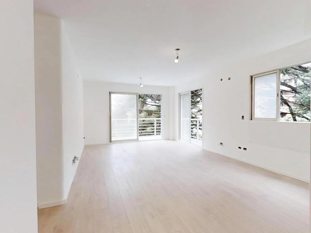 Departamento en Alquiler de 3 Ambientes en La Lucila con Balcón y Pileta