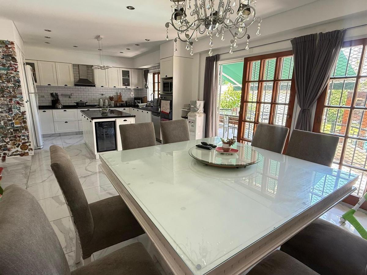 Casa de 5 quartos com piscina e área de churrasco em Villa Pueyrredón