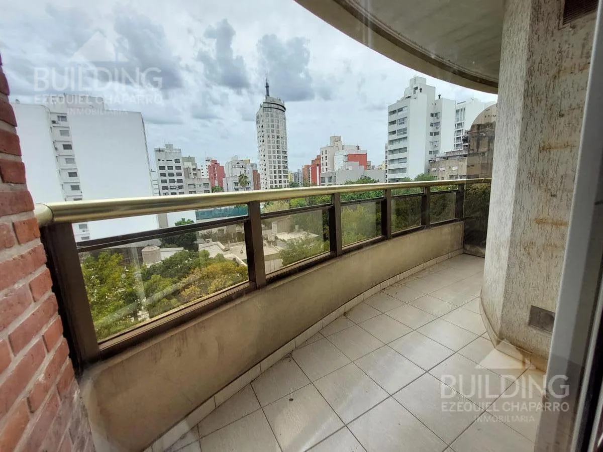 Departamento en Alquiler - 2 Dorm. - Cochera - La Plata