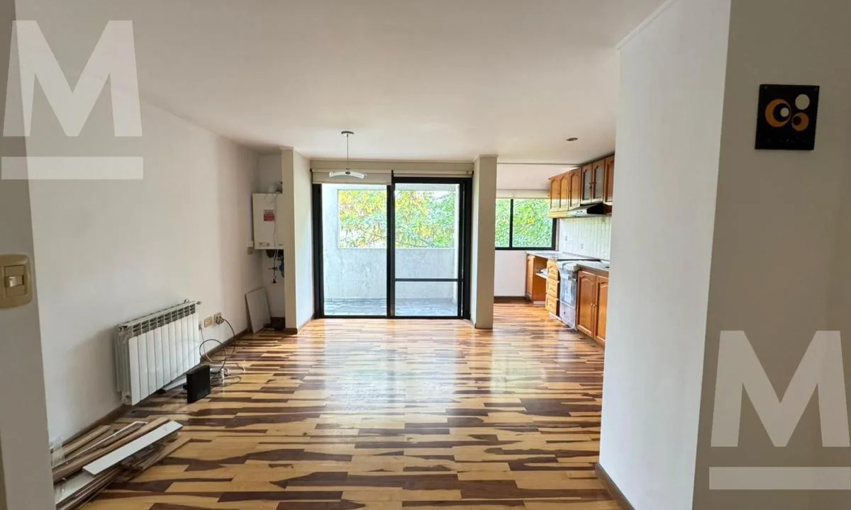 Triplex de 2 dormitórios no 3º andar de frente em La Plata