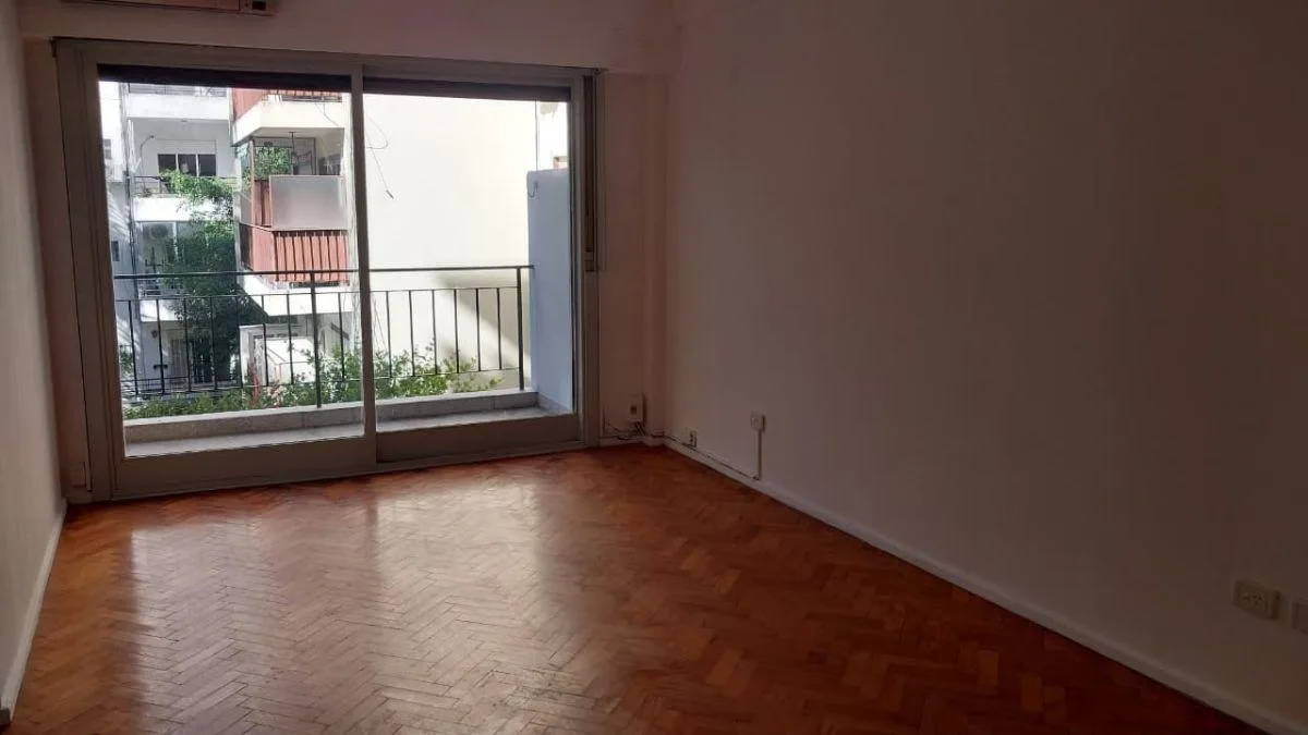 Departamento de 3 ambientes con balcón en Colegiales