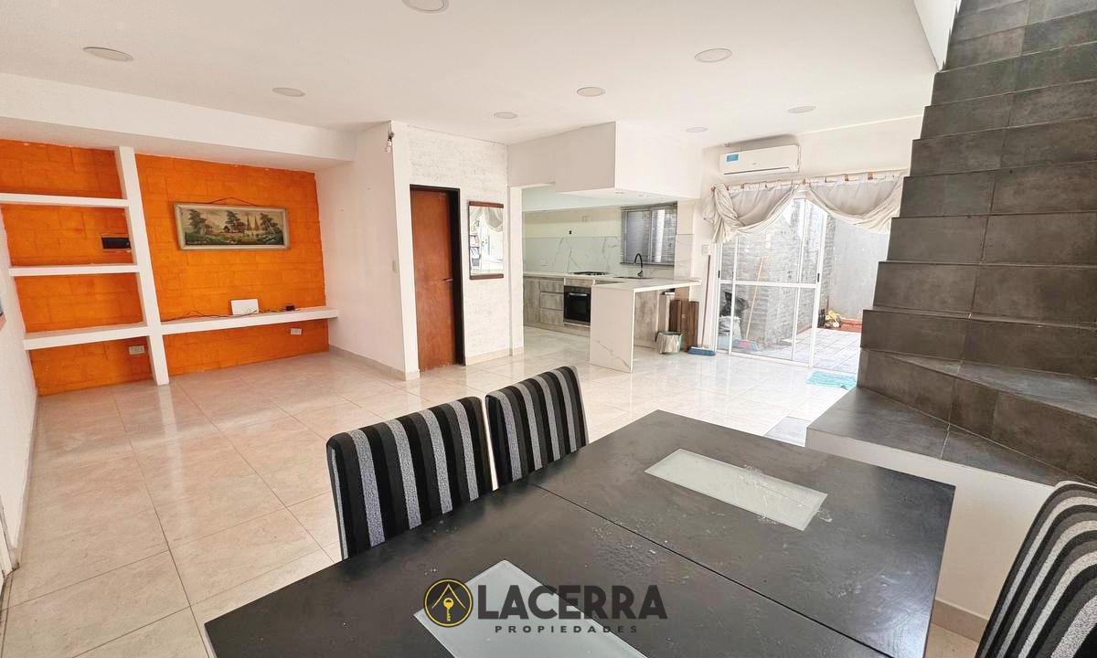 Two-bedroom house in General San Martín (Villa Ballester)
