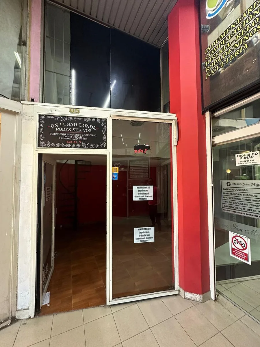 Comercial de dois andares no Centro de San Miguel
