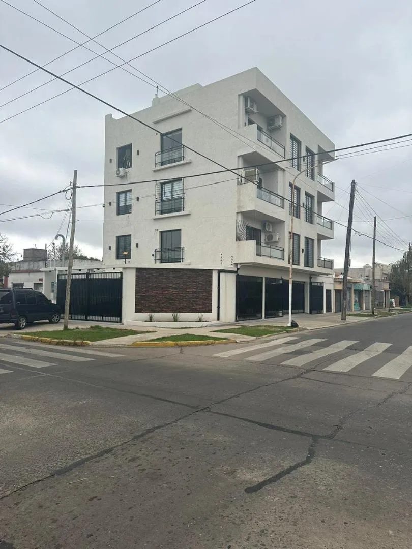 Alquiler Departamento 2 Ambientes C/coch Excelente Ubicacion