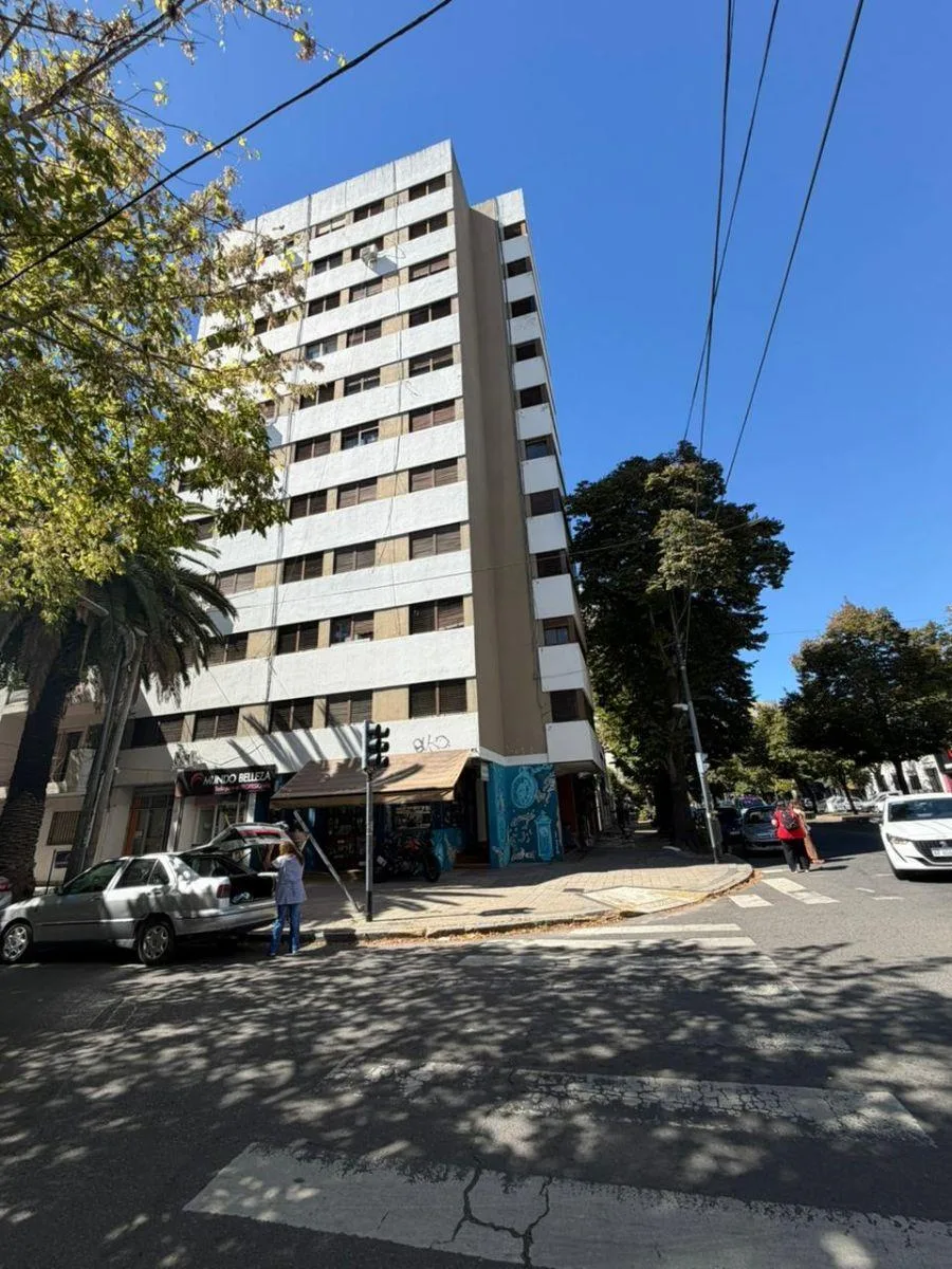 Departamento de 3 ambientes con 2 dormitorios en La Plata