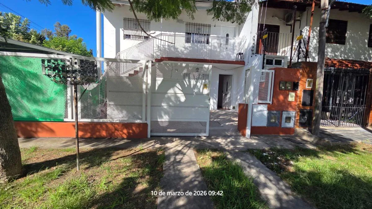 Apartamento de 2 dormitórios em Villa Elisa