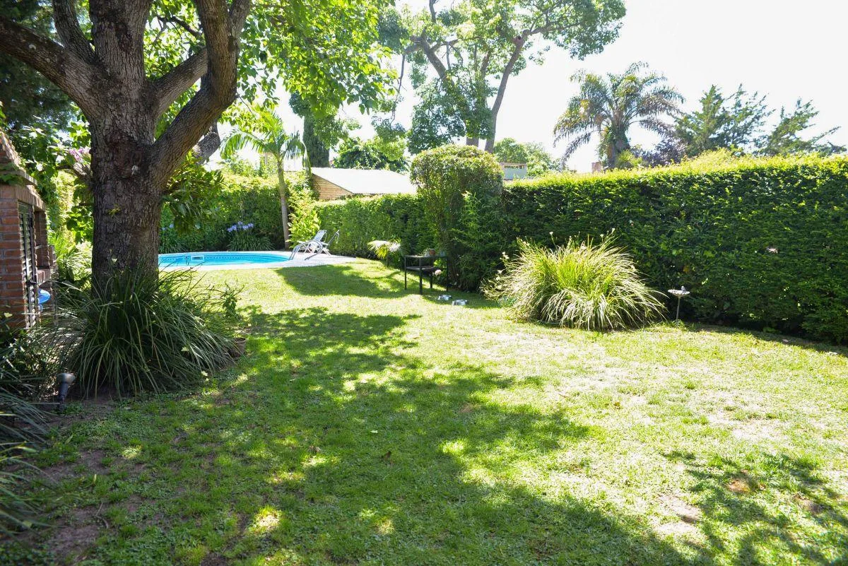Alquiler Casa Amoblada en Las Lomas de San Isidro - Cálida, Luminosa y Lista Para Disfrutar