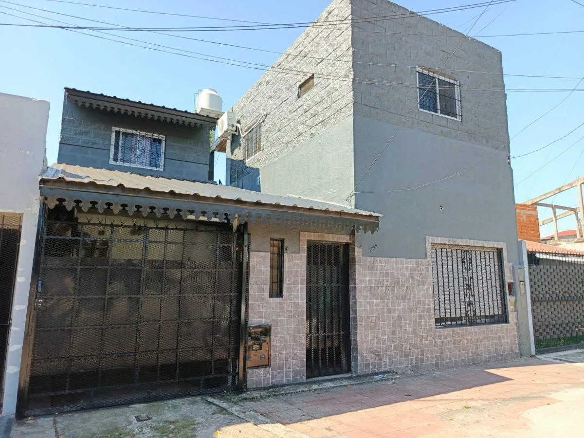 PH tipo casa de 2 ambientes en Lanús