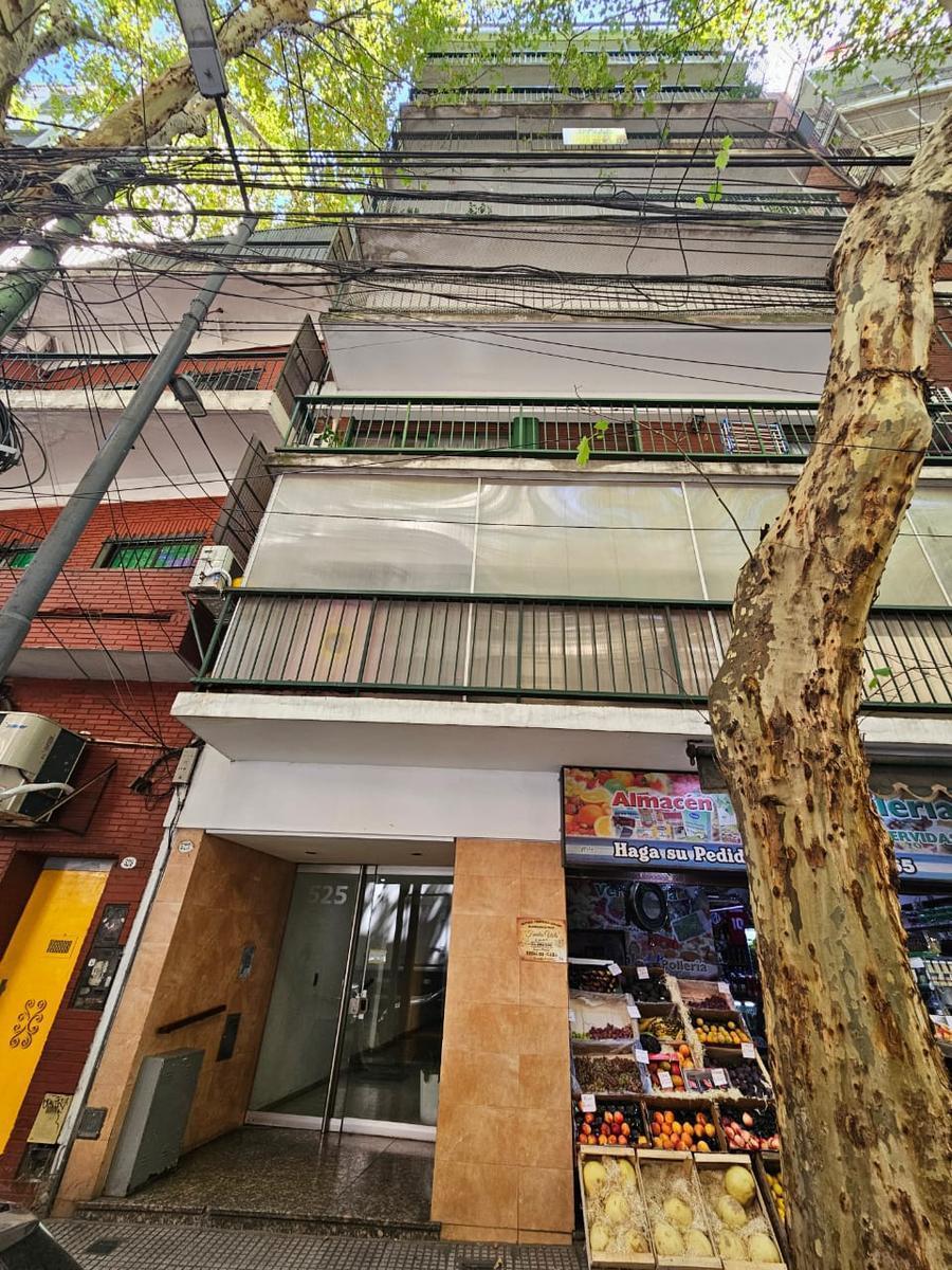 Apartamento de dois ambientes sem mobília em Caballito