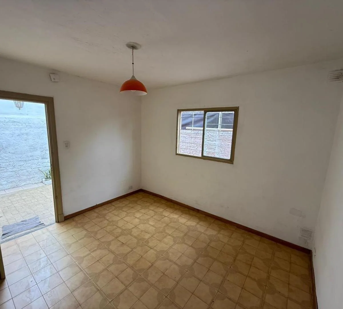 PH de três ambientes para locação em Haedo