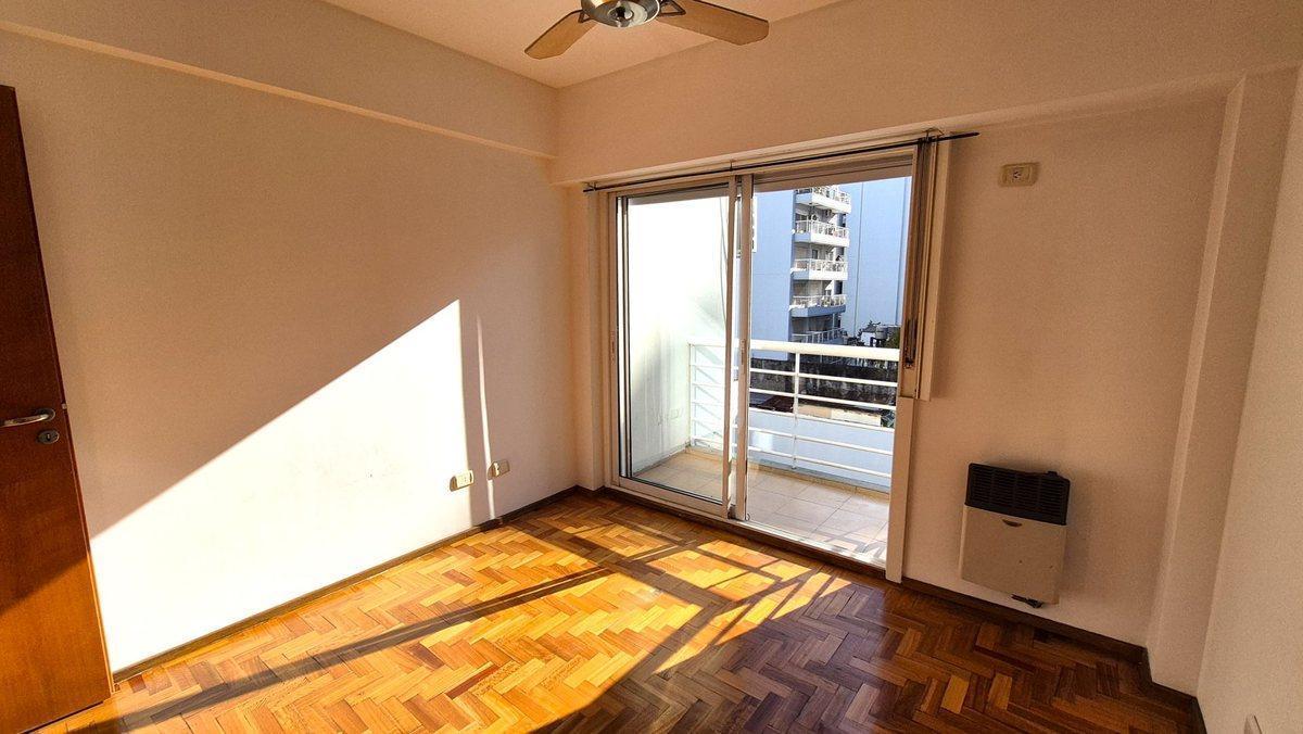 Departamento de 2 ambientes con balcón en Almagro