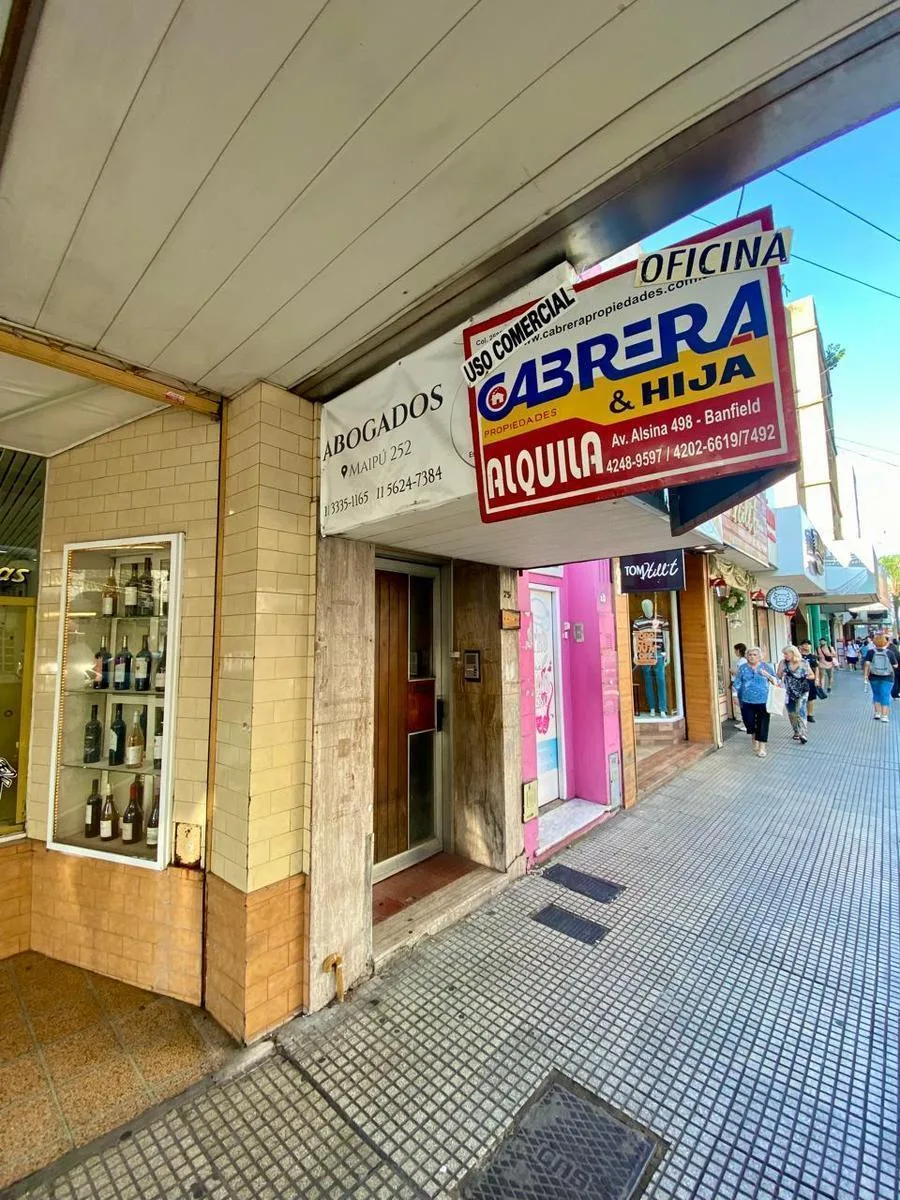 PH with 4 offices in Banfield Este