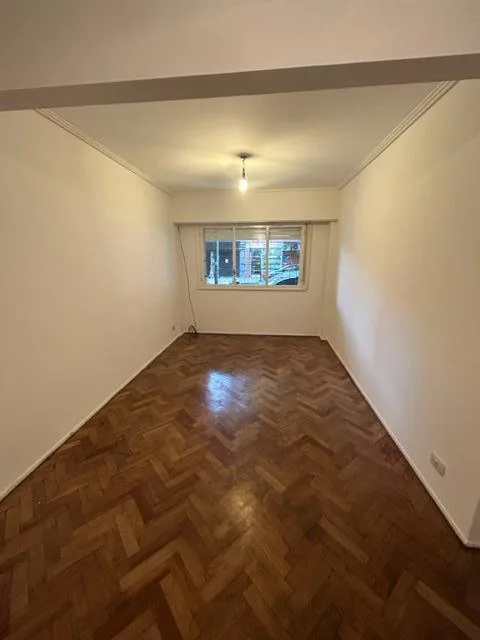 Apartamento de 2 ambientes reformado em Belgrano com pátio