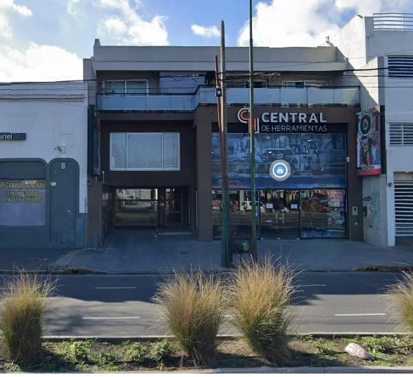 Квартира-студия в Lomas de Zamora Oeste на Av. Hipólito Yrigoyen