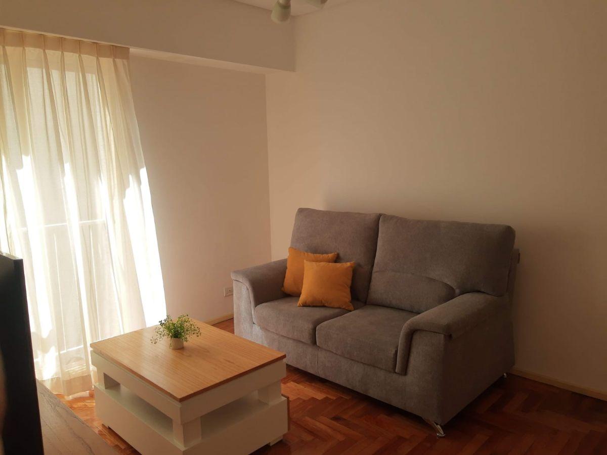 Departamento de 2 ambientes en Flores