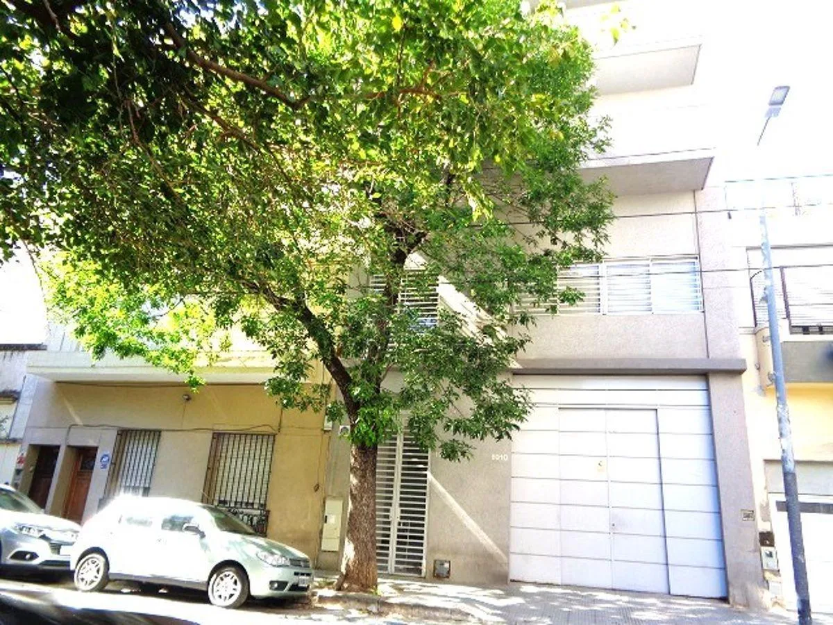Departamento de 2 ambientes al frente con balcón en Villa Crespo