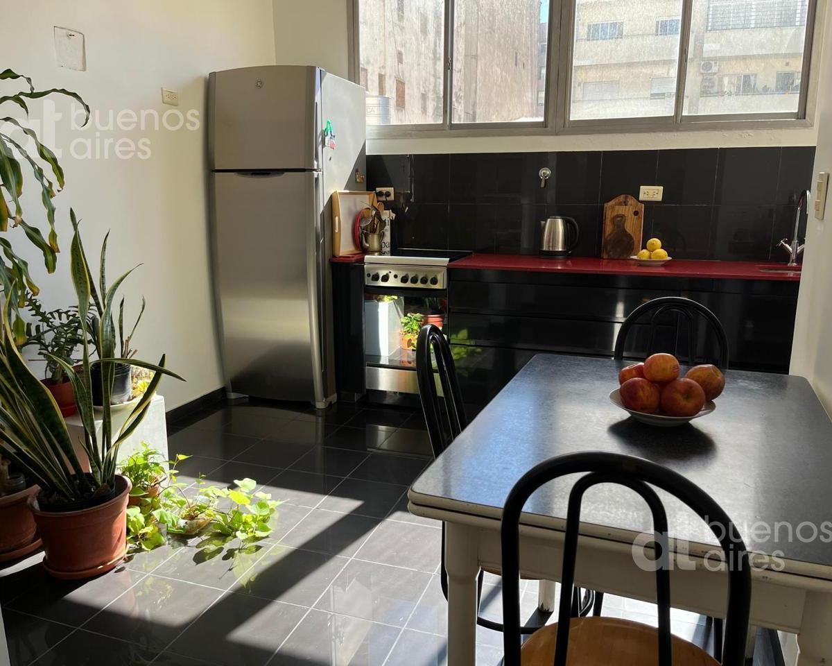 Apartamento de três ambientes em Monserrat