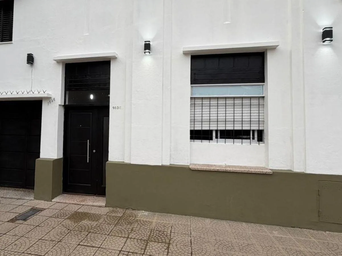 Ground-floor studio apartment in La Plata, Calle 118