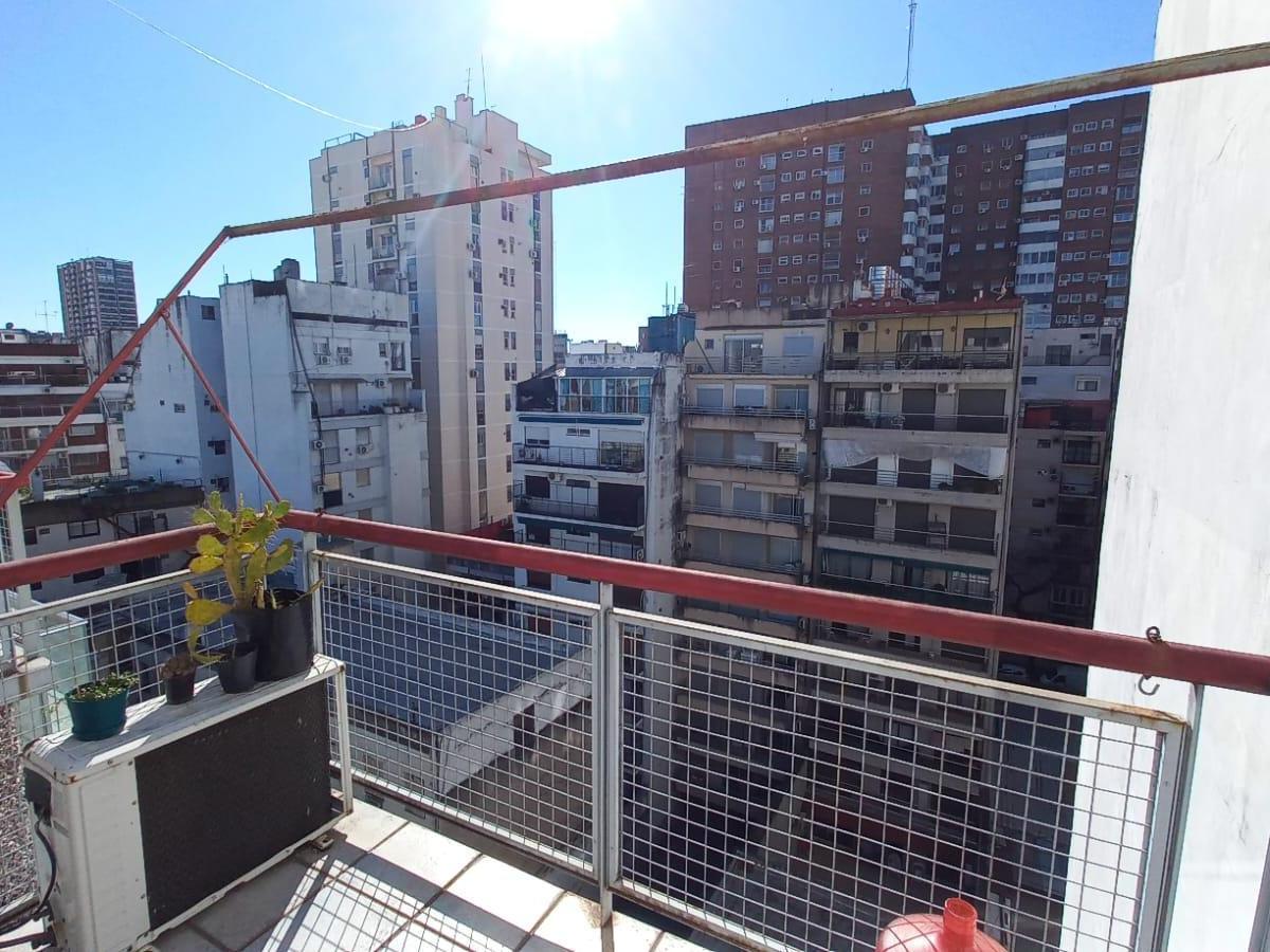 Kitnet mobiliada em Palermo com varanda